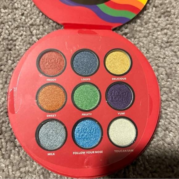 FRUIT FROOT LOOPS Eyeshadow Palette 9 Colors w/Mirror by Taste Beauty - Picture 3 of 4